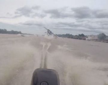 Una avioneta rozó la cabeza de pescadores