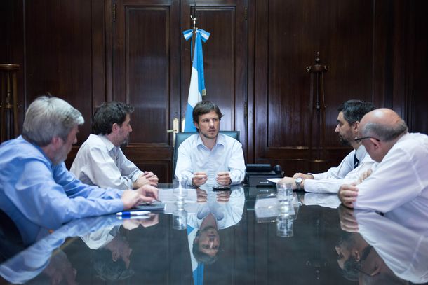 El Gobierno ultima el acuerdo de precios con los súper