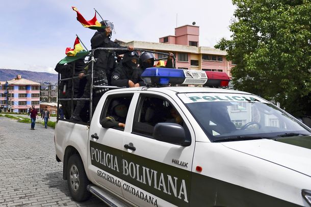 Suman ocho los muertos por las protestas contra el golpe de Estado en Bolivia