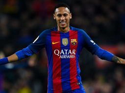 la cargada del psg al barcelona tras el pase de neymar: una foto de verrati la cargada del psg al barcelona tras el pase de neymar: una foto de verrati