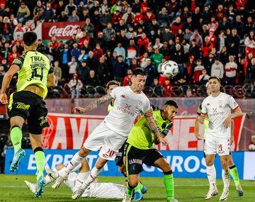 Huracán igualó de local ante Barracas y sigue complicado