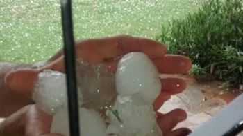 cayo granizo del tamano de pelotas de tenis en arequito y ocho personas fueron evacuadas cayo granizo del tamano de pelotas de tenis en arequito y ocho personas fueron evacuadas