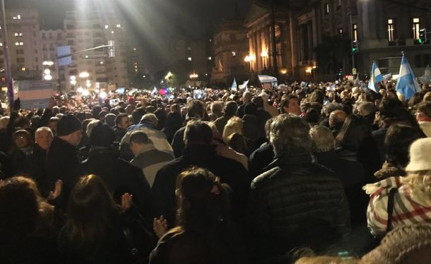 Masiva marcha frente al Congreso para pedir el desafuero de Cristina Kirchner