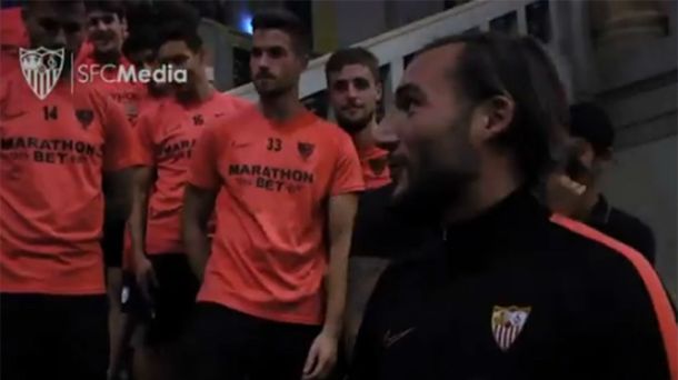 El gran recibimiento del Sevilla a uno de sus jugadores recuperado de coronavirus