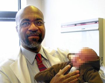 Deberán indemnizar a 8000 pacientes del ginecólogo que filmaba sus consultas