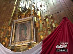 La imagen de la Virgen de Guadalupe que apareció impresa en la manta, se conserva en su basílica en la Ciudad de México. La imagen de la Virgen de Guadalupe que apareció impresa en la manta, se conserva en su basílica en la Ciudad de México.