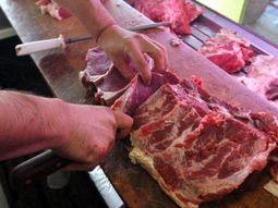 Carniceros advierten que la rebaja acordada con el Gobierno llegará recién en diez días