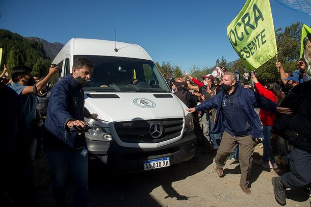 Detuvieron al menos a 5 personas por el ataque a la comitiva de Alberto Fernández en Chubut