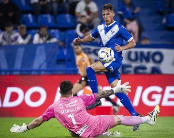 Vélez se lo dio vuelta a Atlético Tucumán para quedar como escolta