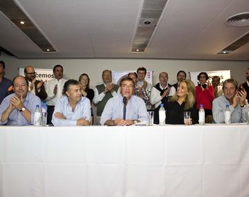 Ernesto Sanz, Alfredo Cornejo, Rodolfo Suárez, Laura Montero y Julio Cobos.