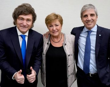 Javier Milei, Kristalina Georgieva y Luis Caputo.