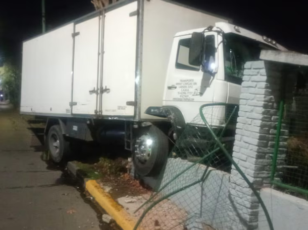 Bomberos tuvieron que controlar la zona por una gran pérdida de combustible Bomberos tuvieron que controlar la zona por una gran pérdida de combustible