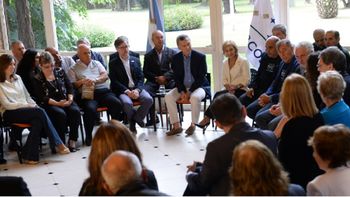 Mauricio Macri, con veteranos de Malvinas Mauricio Macri, con veteranos de Malvinas