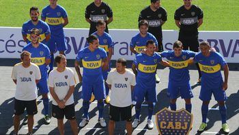 osvaldo, con nuevo look en la presentacion del plantel de boca osvaldo, con nuevo look en la presentacion del plantel de boca