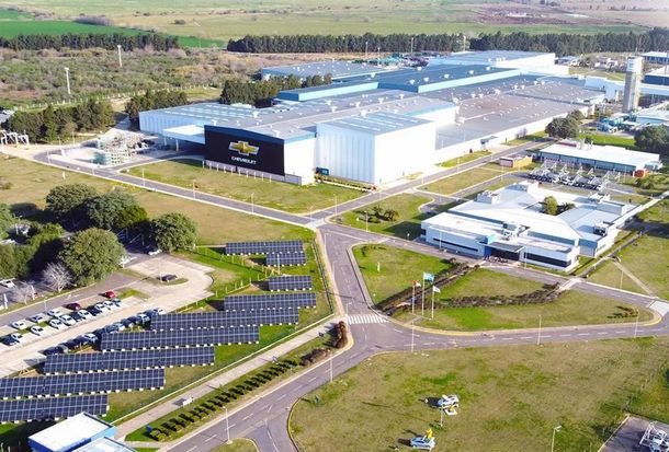 Derrumbe de las ventas: General Motors paraliza otra vez la producción en Santa Fe