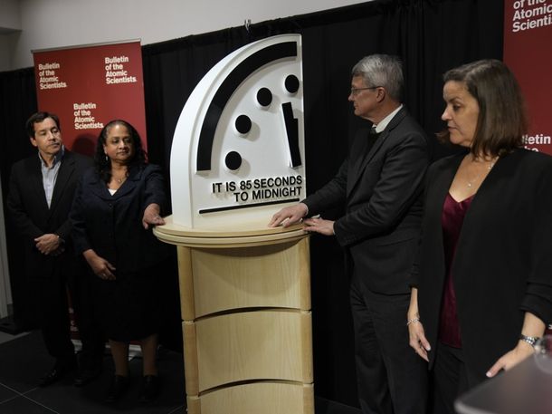 El Reloj del Juicio Final marcó un récord alarmante: se acerca la medianoche en el mundo