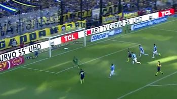 Emanuel Insúa metió un gol en contra Emanuel Insúa metió un gol en contra