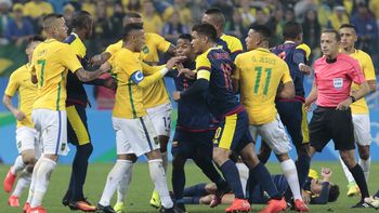 video: neymar se acordo de los que lo rompieron en el mundial y se vengo con un patadon video: neymar se acordo de los que lo rompieron en el mundial y se vengo con un patadon