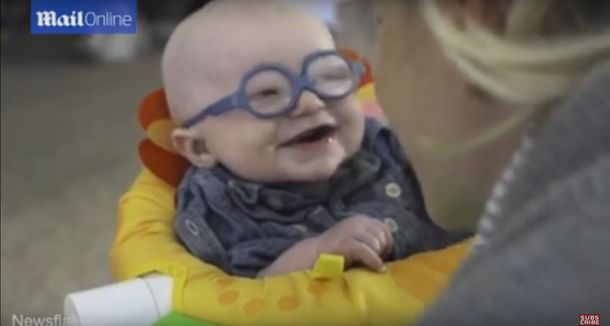 VIDEO: Mirá la reacción de un bebé que ve a su mamá por primera vez