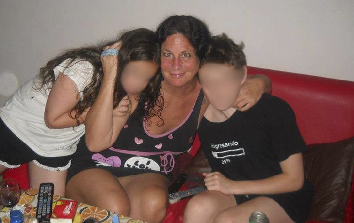 Foto Facebook. Inés, la mamá de Tobías junto a sus dos hijos.