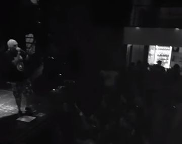 Asspera hizo un cover de la canción más pegadiza del año