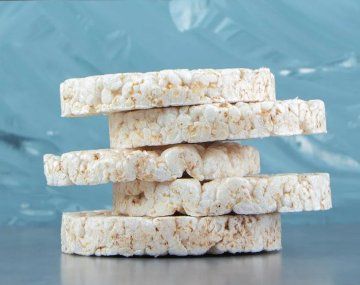 ANMAT prohibió la venta de una marca de galletitas de arroz: cuál no comprar