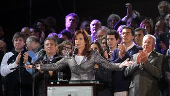 mendoza: cfk respaldara a sus candidatos antes de reunirse con francisco mendoza: cfk respaldara a sus candidatos antes de reunirse con francisco
