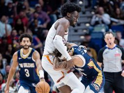 insolito cruce en la nba: dos jugadores terminaron a golpes en un partido entre pelicans y suns insolito cruce en la nba: dos jugadores terminaron a golpes en un partido entre pelicans y suns