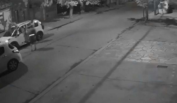 Luis Guillón: le robaron el auto a una mujer y dispararon a metros de un nene de 8 años