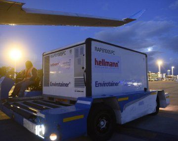 Llegó otro vuelo de Aerolíneas con 384 mil vacunas Sinopham