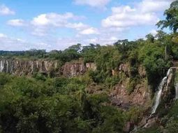 La inusual postal de las Cataratas del Iguazú sin gente y con poca agua