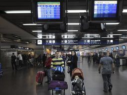 El Gobierno dio marcha atrás con una resolución y los pilotos levantaron el paro