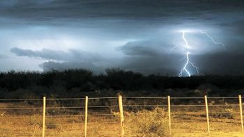 una mujer murio en jujuy al ser alcanzada por un rayo una mujer murio en jujuy al ser alcanzada por un rayo