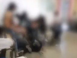 Brutal pelea de alumnas en plena clase
