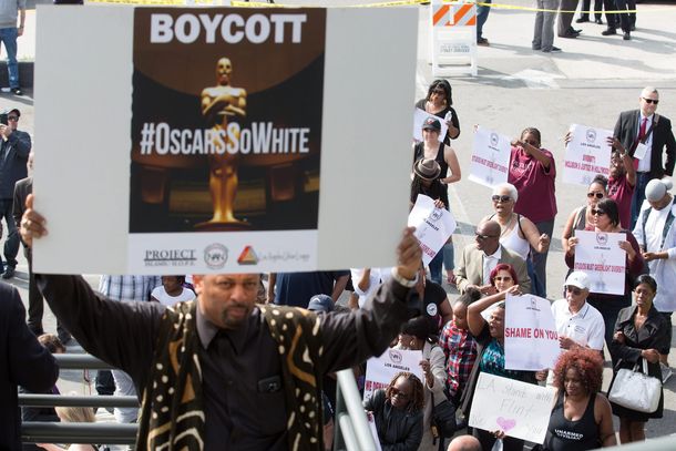 La alfombra roja de los Oscar se vio empañada por una protesta