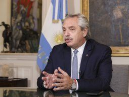 Alberto Fernández en Radio 10: El esfuerzo para conseguir las vacunas lo hacemos en absoluta soledad