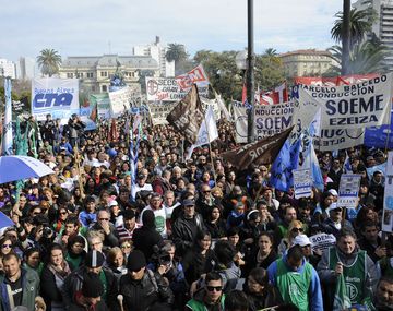 Estatales bonaerenses anunciaron un paro para este jueves