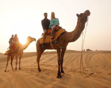 Juan Pablo Lampe junto a su novia en la ciudad&nbsp; india de Jaisalmer.