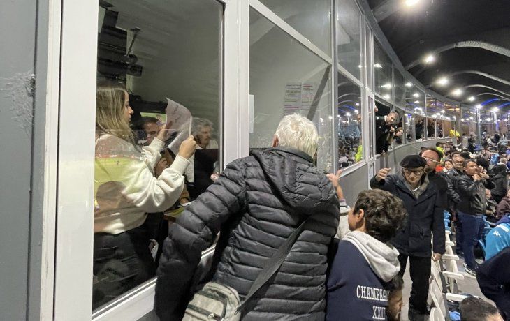 El mal momento del Pollo Vignolo en la cancha de Racing: bronca e insultos