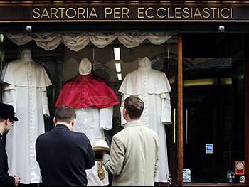¿Cómo será la vestimenta del sucesor de Benedicto XVI?