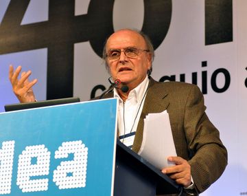 De Mendiguren admitió reducción de horas extras en la industria