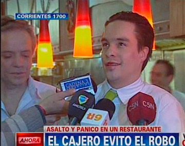 El cajero de un restaurante frustró un asalto a trompadas