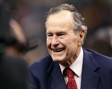 George H.W. Bush tiene 92 años