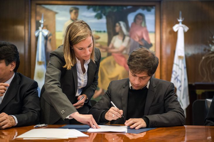 Kicillof firma la expropiación de YPF