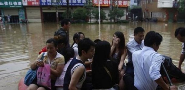 Al menos 40 desaparecidos por una avalancha en China