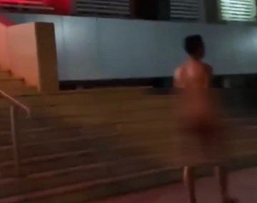 Caminó desnudo por los Tribunales de Santiago del Estero y se hizo viral