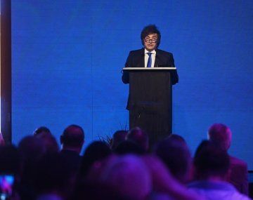 En campaña: Milei elogió a Santilli en la inauguración de una fábrica de papas fritas