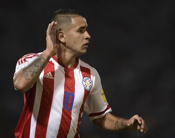 Derlis González hizo el gol para poner el 1 a 0 de Paraguay sobre Argentina en Córdoba