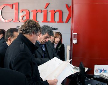 {altText(,#OperaciónClarín: las mentiras del grupo para ensuciar a funcionarios)}