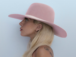 Lady Gaga presenta su nuevo disco, Joanne.